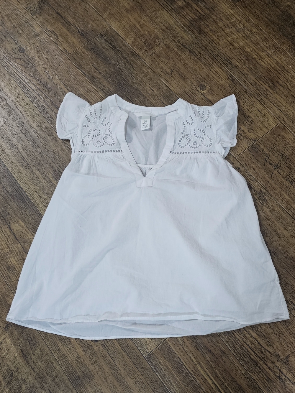 H&M White Eyelet Boho Blouse Size Small  100% Cotton Flutter Sleeve Summer